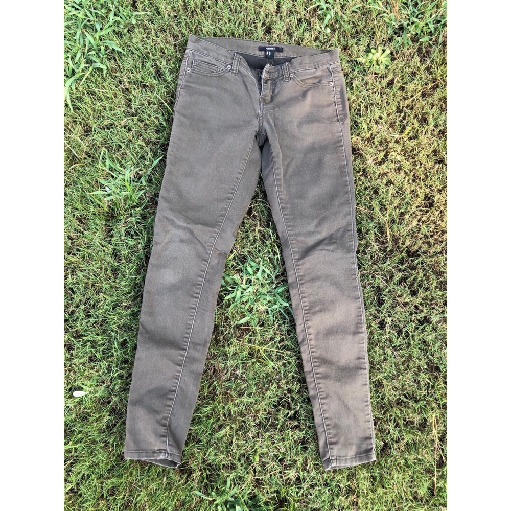 A bundle of 4! Forever 21 mid rise pants. - Picture 5 of 8